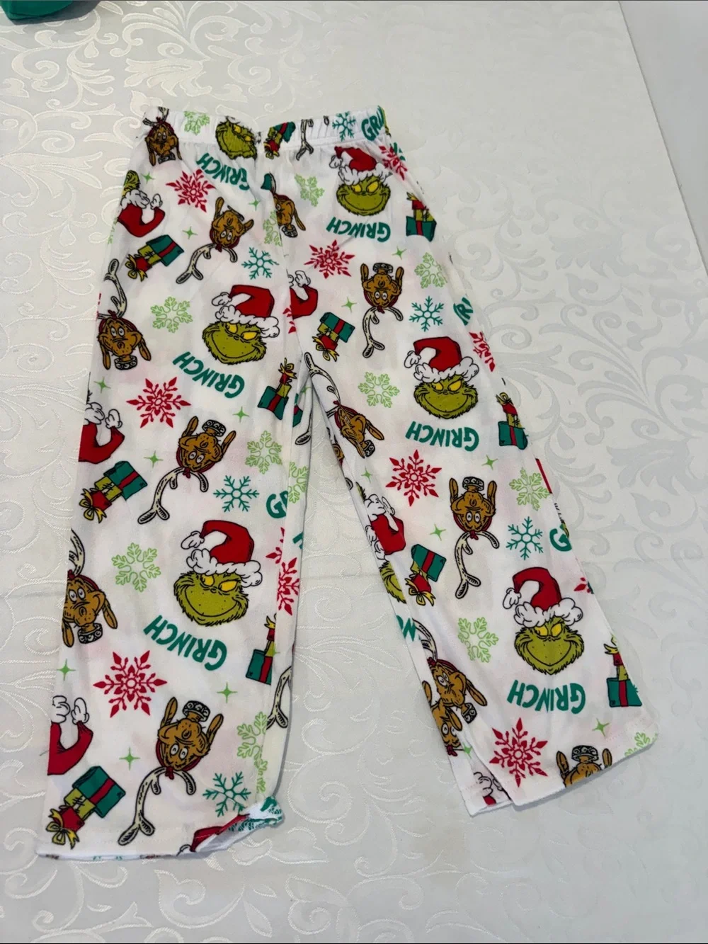 🎄Feelin' Grinchy Green Kids Pajama Set. Size 4